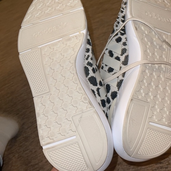 NWT Adidas Swift Run 22 - Picture 2 of 3